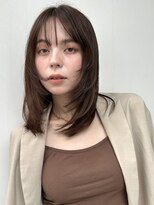 ミディアムレイヤー　シースルーバング　ベージュカラー