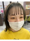 オリーブベージュ×外ハネボブ