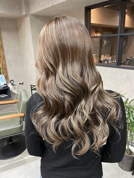 サニー 渋谷(SUNNY) バレイヤージュ、ハイライト、レイヤーロング、グレーベージュ