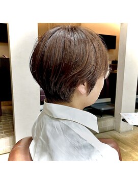 ハピネス クローバー 八木店(Happiness CLOVER) くびれショート アッシュカラー 30代、40代、50代人気 八木