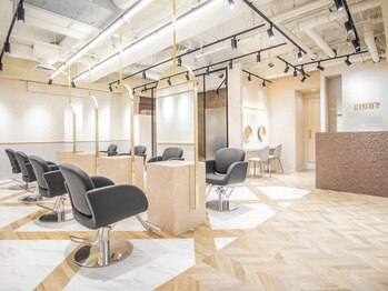 EIGHT white 札幌駅前店【エイト ホワイト】