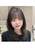 グレージュ×ミディアムレイヤー
