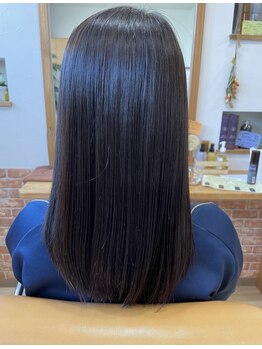 ロア(Roa)の写真/丁寧な施術と拘りの薬剤で、とろけるような艶と指通りが叶うRoaの縮毛矯正☆自分の髪がもっと好きになる♪