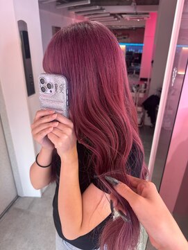 ダズリングディア(Dazzling Deer) ピンク/ピンクパープル/巻き髪ヘア