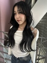 ピア ヤクイン(Pia Yakuin)&nbsp;レイヤーカット/暗染め/ロングレイヤー/顔周りカット