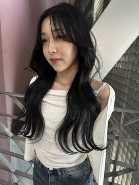 ピア ヤクイン(Pia Yakuin) レイヤーカット/暗染め/ロングレイヤー/顔周りカット