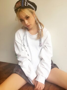 トロニー(TLONY) model hanako 編み込みアレンジ ベレー帽