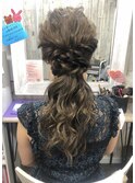 ローポニースタイル/ヘアセット/ヘアメイク/編み込み/三つ編み