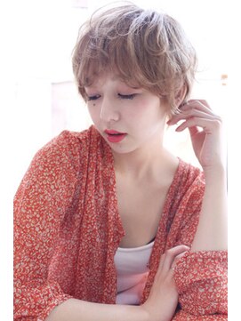 エイチ(H eitf) 【H原宿/小島遥香】ミルクティーフェザーショート