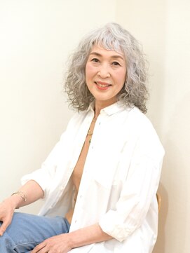 えがお美容室 【えがお美容室】50代60代に人気☆ミディアムウェーブヘア