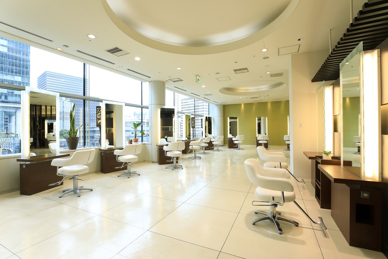 クロードモネエイチツーオーアヴェダ 東京駅ビルTOKIA(CLAUDEmonet H2O