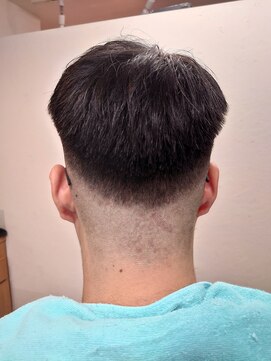 ヘアーカットデザインサロン スマッシュ 田町店(Hair cut design salon Smash) アップバング フォワード バーバー スキンフェード メンズ