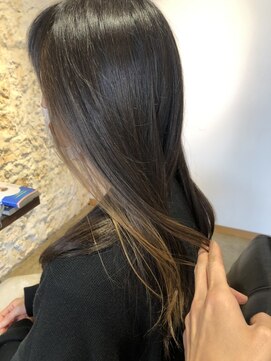 ジュエ (jouer) 暗髪ツヤ髪ストレートイヤリングカラー/シルキーベージュ