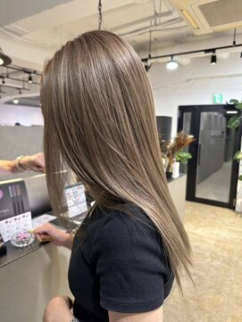 メリー オオサカ(Merly Osaka) ハイトーンだけどマイルドで優しいカラー_mellow cream beige