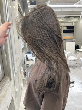 ディジョン(Dijon) 【YUTO】@yuto.fuku.hair グレージュカラー×ニュアンスカット