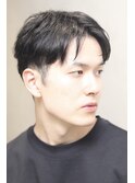 センターパートツーブロック刈り上げ爽やかビジネスヘア