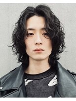 バイフィフス 原宿/表参道(by fifth)&nbsp;七三センターパートウルフマッシュツイストスパイラルパーマ黒髪