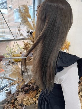 ミント(mint) スモーキーなオリーブベージュ!透明感、柔らかさを!