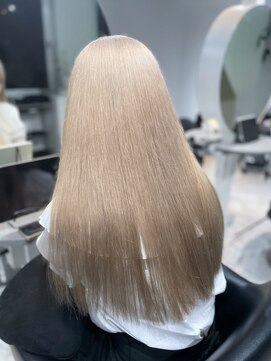 ルモ(Lumo) 【HIROMI指名】ピュアブロンド/色落ちなしで長く楽しめるカラー