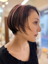 ローグ(Logue)&nbsp;似合わせショートにエッジの効いた白髪ぼかし