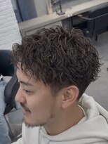 オーバル ジングウマエ(OVARL jingumae)&nbsp;縦落ちツイストスパイラルセンターパート