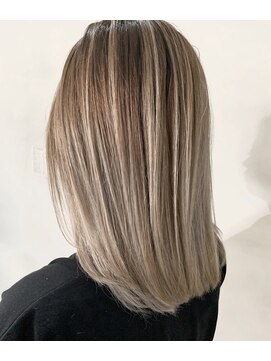 カリス(CHARIS) ホワイトバレイヤージュ