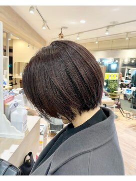 パフューム バイ アフロート 松戸八柱(Perfume by afloat) まとまりショートボブ20代～４０代◎