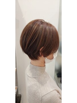 ゼル ビッグアイ(ZELE) 大人可愛いショートスタイル