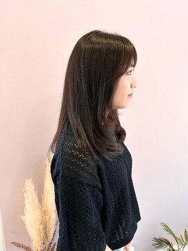 ヘアアンドメイク ムーア(Muuua) 顔周りのレイヤーカット