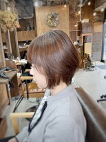 ヘアメイク コモレビ(hairmake komorebi) 【山本智文】ワンカールショートカット