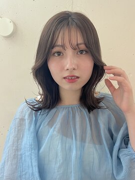 ビーチ(BEACH) ナチュラル透け感アッシュベージュレイヤーくびれヘア