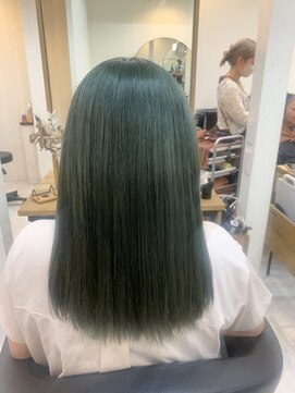 エリス ウメダ(Eliss umeda) くすみグリーンカラー