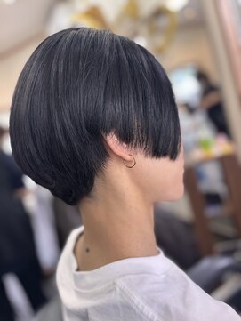 ピックアップ(Pick UP) 前下がりショート　ハンサムショート　刈り上げ女子20代30代40代