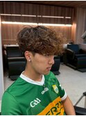 スペインカールスパイラルパーマツイストパーマフェード短髪