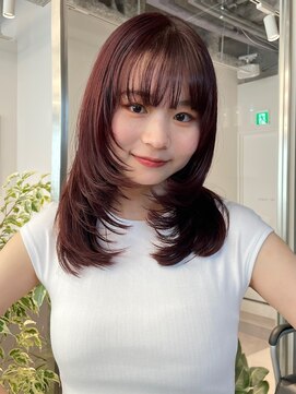 ミディアムレイヤー/顔まわりレイヤー/ツヤ質感カラー