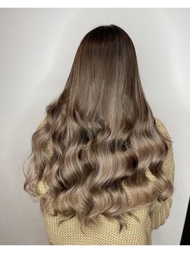 ラピス 横浜(Lapis) Hブラウンベージュシールエクステハイライトブリーチカラー