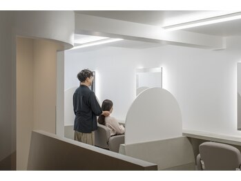 イレス ハナレ 円山(IRESU hanare)の写真/一人ひとりに寄り添う半個室空間◆完全マンツーマンで理想の美髪を叶える特別なサロン体験。【髪質改善】