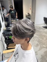 グラスバイネオリーブ 大倉山駅前店(grace by neolive)&nbsp;韓国風センターパート/シルバーカラー/ブリーチ/デザインカラー