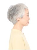 白髪を楽しむ!大人のふんわりショートヘア