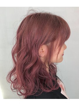 カッツ 元町店(CUT S) ピンクカラー