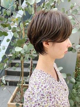 キアラ(Kchiara) 丸みくびれ耳掛けショートkchiara福岡天神川野直人