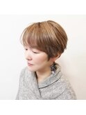 大人ブロンドマッシュショート