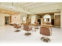 ラック髪質改善Lab 本厚木(LUCK髪質改善Lab)の雰囲気（落ち浮いたイメージの店内[髪質改善/トリートメント/縮毛矯正]）