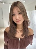 ハイライトカラーミルクティーベージュレイヤーカット