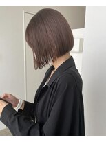 エイチ(H)&nbsp;丸みショートウルフカットレイヤーカットハンサムショート卒業式