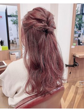 ルシードスタイルビーシャイン(LUCIDO STYLE B SHINE) 豊橋ビーシャイン★ライトピンクベージュ×ハーフアップアレンジ