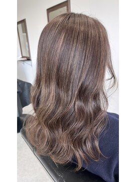ハイライト 鳥取市店 ブリーチハイライトオンカラーコース〈白髪ぼかし〉