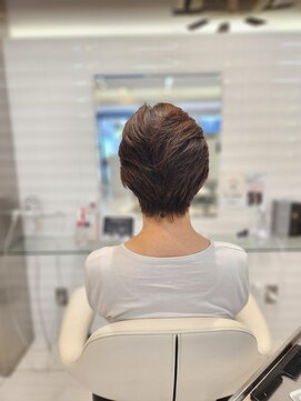 アクシス 三軒茶屋本店(AXIS) 大人ショート/襟足長め/夏カラー/夏ヘア