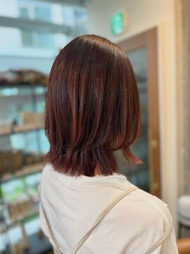 イリー 代官山(ILY) くびれミディ 外ハネ