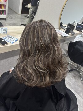 コントラストハイライト/ベージュ